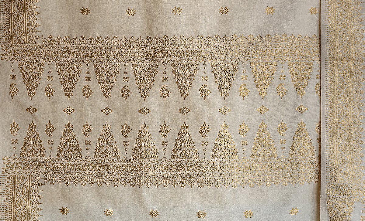 MOTIF BUNGA TANJUNG