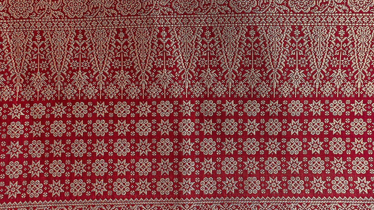 MOTIF KUNO 4 (EMPAT)